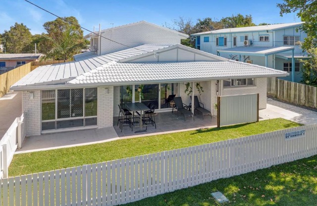 Spindrift Unit 1 10 Spectrum Street Rainbow Beach