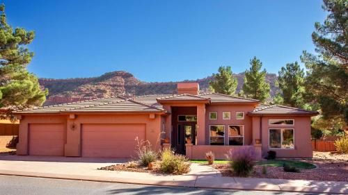 Spirit of the Rock Large Vacation Home in Kanab