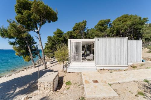 SPIRIT ONE BUQEZ VILLA - 1st Sea Line by beach