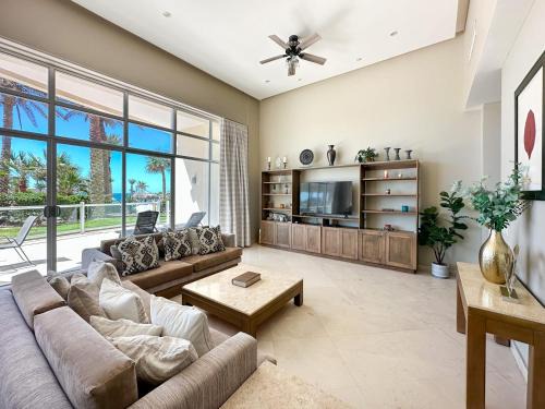 Splash into Style Ground Floor Poolside Condo #103