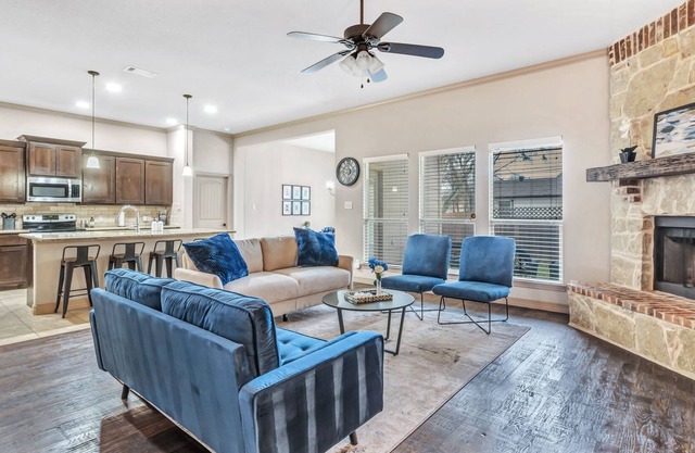 Splash of Blue Cozy Home