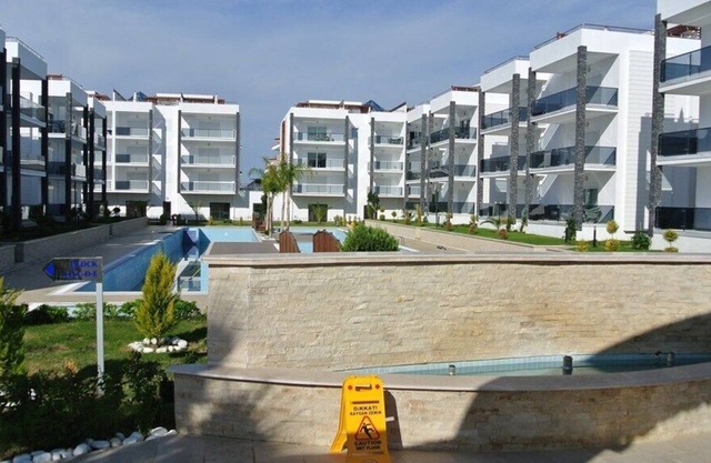 Impresionante ático dúplex lateral a estrenar con terraza en la azotea