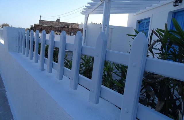 Splendid Santorini Villa | Bella Beach House | 3 Bedrooms | Private Terrace and Beautiful Sea Views | Monolithos