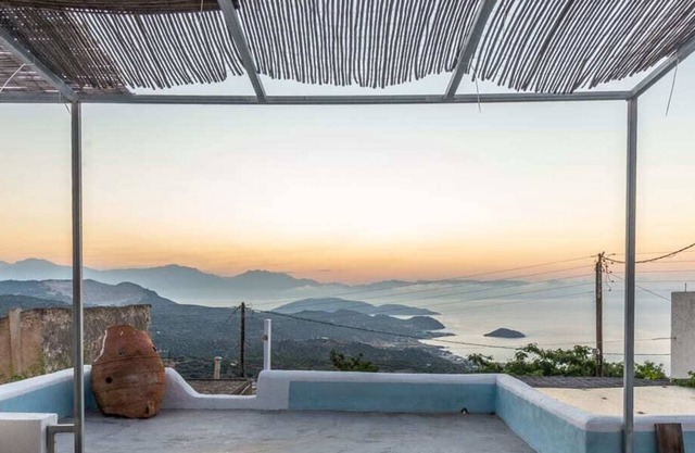 Espléndida casa con vista al mar, acogedora con gran terraza en la azotea