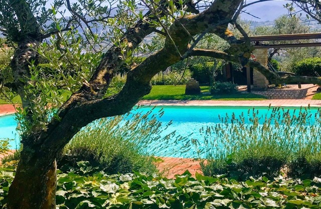 SPOLETO TRANQUILITA + PISCINA. Duerme 20. SPOLETO CENTER 15 MINS