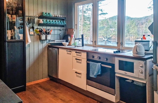 Alojamiento de 3 habitaciones en Hommersåk