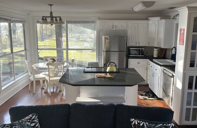 Sportsman's Paradise Secluded Home With Guest House.