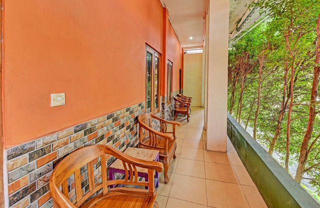 SPOT ON 91376 Hotel Bintang Flores