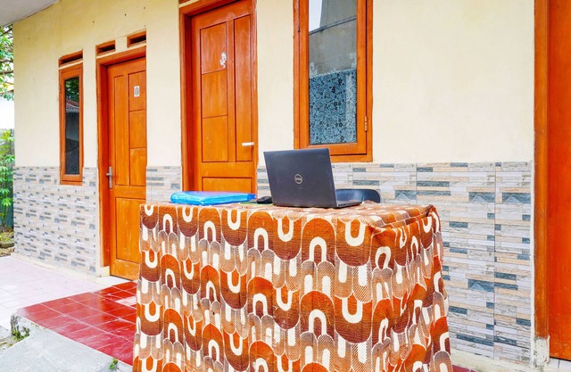 SPOT ON 91638 Anna Homestay Syariah