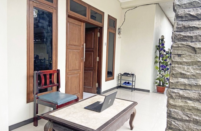 SPOT ON 92042 Sumber Rejo Homestay