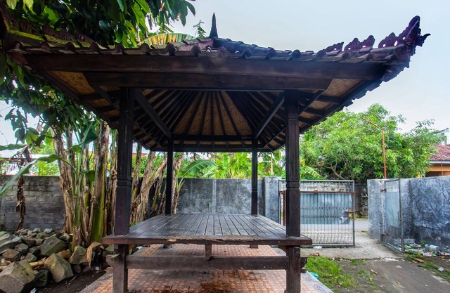 SPOT ON 92420 Kos Agi Mataram Near Masjid Hissoh Al-Faham