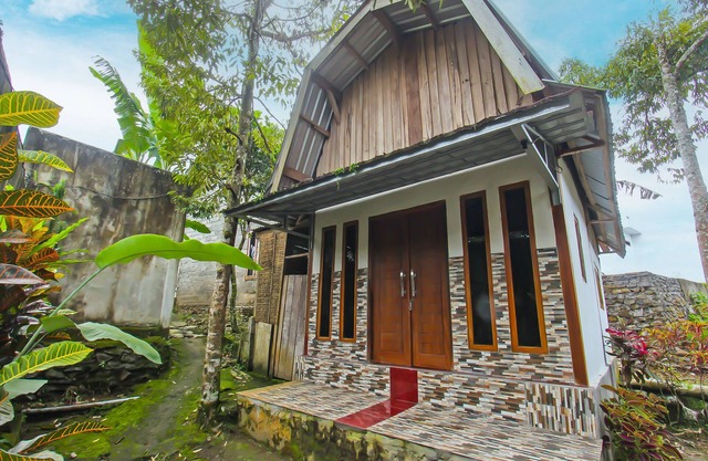 SPOT ON 92462 Awenk Homestay Near SD Gunung Wakul