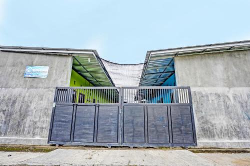 SPOT ON 92673 Gang Songo Syariah HomestayNearWisata Osing