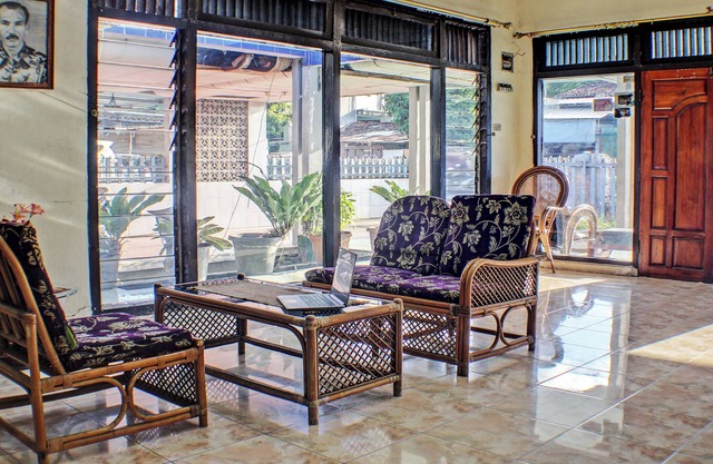 SPOT ON 92682 Badar Guest House Syariah