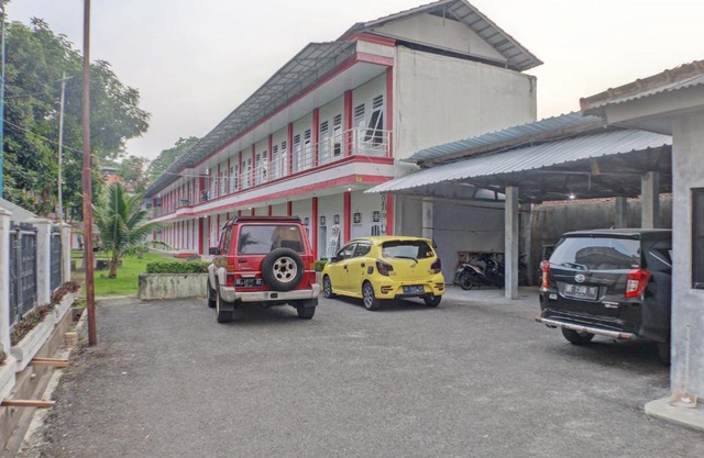 SPOT ON 92834 Wisma Dira Tiara Syariah