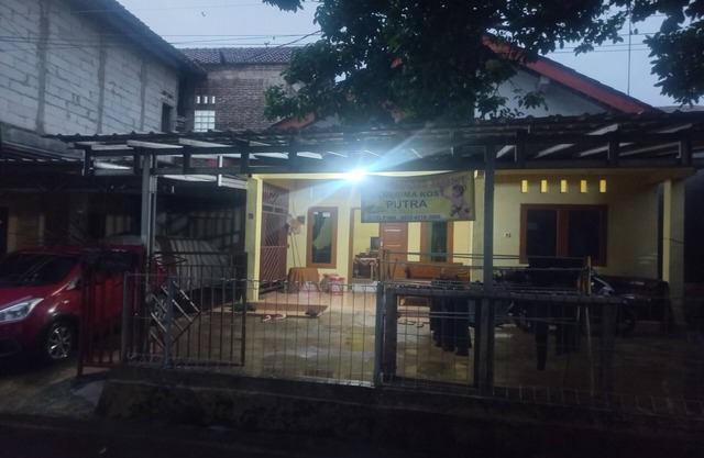 SPOT ON 93542 Suripah Kostel Syariah