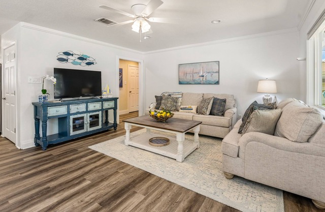 Spotless 2-Bedroom Cottage, Highly Recommended
