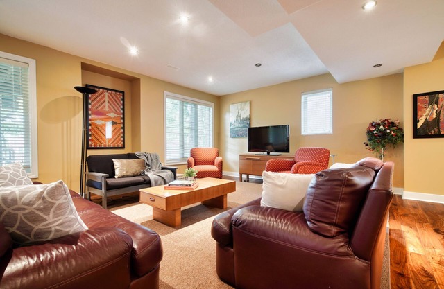 Spotless & Spacious 2BR/2BA Comfortably Sleeps 6