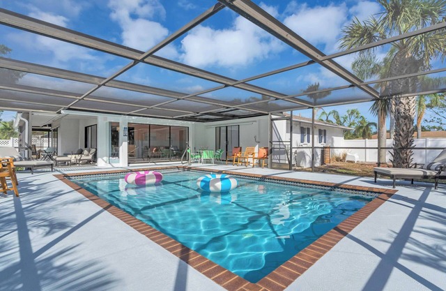 Sprawl Out & Relax in this Big Stylish Pool Home-Huge Patio- Near IMG & Beaches!