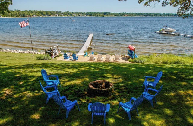 Gran retiro del lago Gathering! Vista increíble, cómodo y espacioso, Kayaks, Wifi