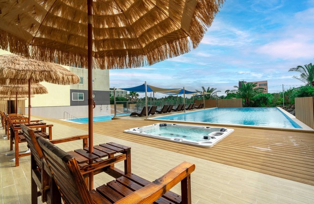 Spring and Autumn Hotel & Resort