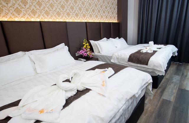 Spring Season Hotel