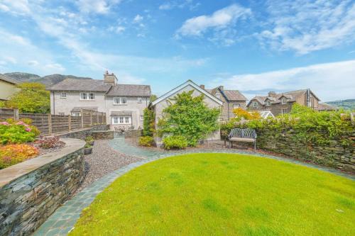 Springbank & Summerbank Cottages, Coniston, sleeps 8