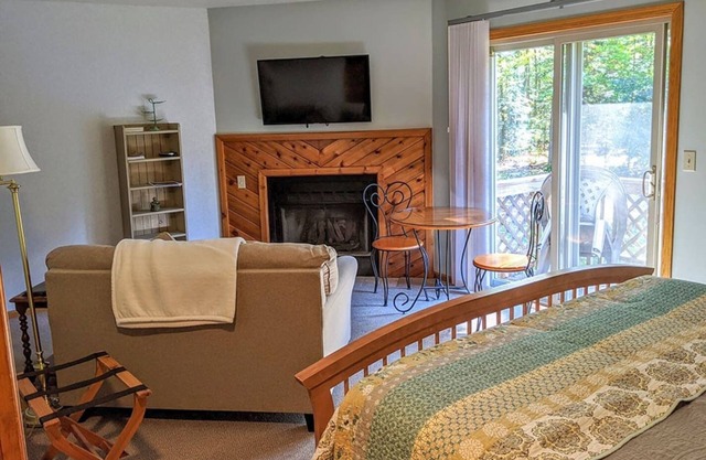 Springbrook Inn AuSable