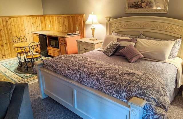 Springbrook Inn East Room