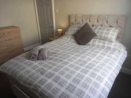 Springfield Gardens - Ilkeston - 4 Bedroom House, 8 Beds, Close to M1-A52 Long Eaton - Nottingham - Derbyshire - 400Mbs WiFi Free Parking!