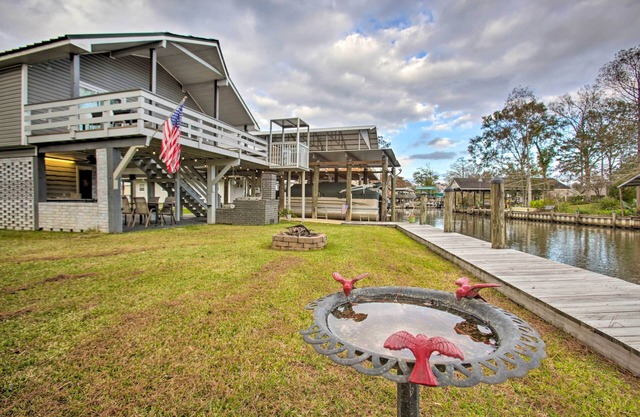Springfield Riverfront Cabin w/ Boat Dock!