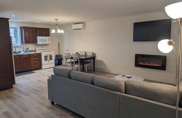 Springhouse Seaside Retreat 2-Bedroom on the Bay