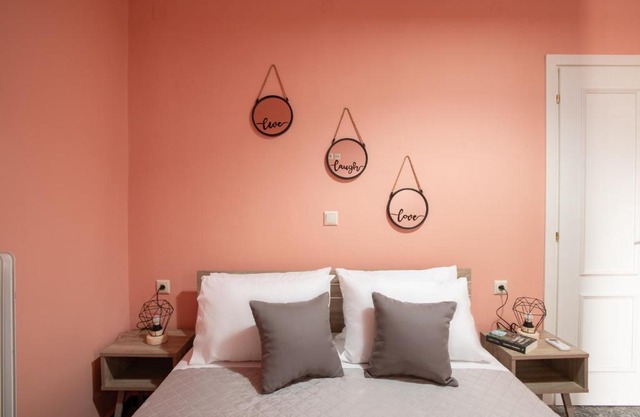 Square Apartment