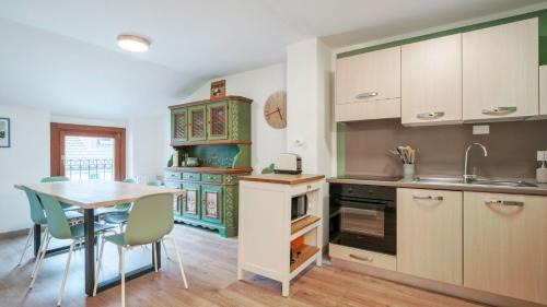 Square Apartment