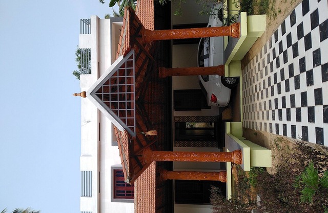 Sreepadmini SS Ayurmadam. Ayurveda, Meditación Yoga Center Anchalummood. kollam