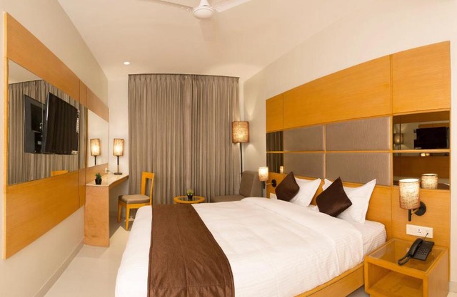 Sri Aadhish Grand Hotel