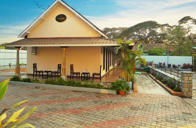 Sri ArulMuthu Residency