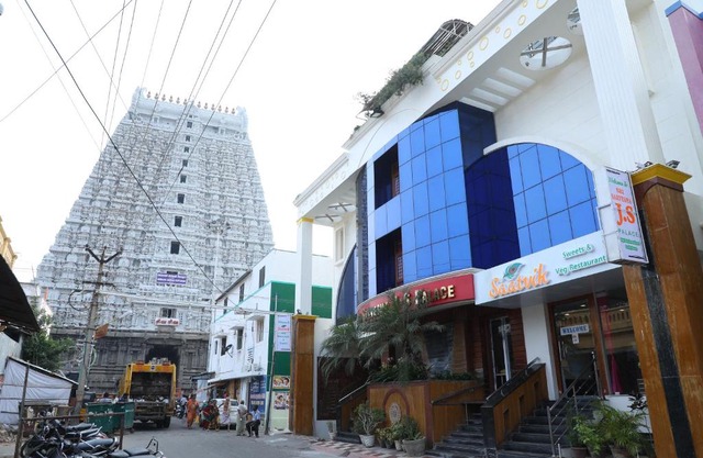 Sri Sarvesha JS Palace temple view