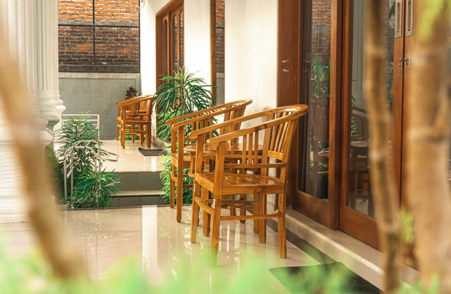 srinadi guest house
