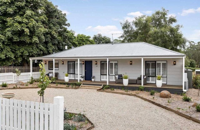 St Andrew's Cottage Trentham