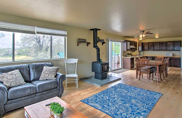 ¡NUEVO! Bear Lake Condo - 6 millas a North Beach Park!