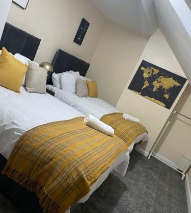 St James House - Sleeps 8!