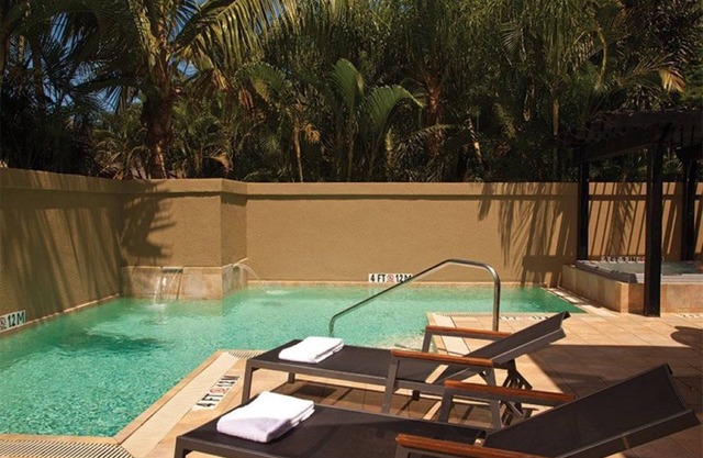 St John USVI 3 bedroom villa with Private Pool, walk to beach