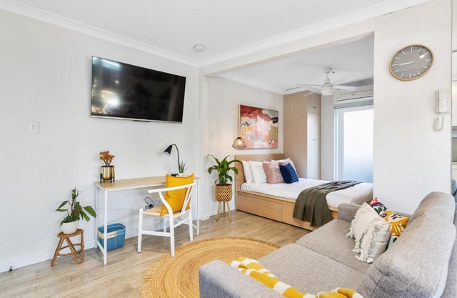 St Kilda Stylish Studio Apartment