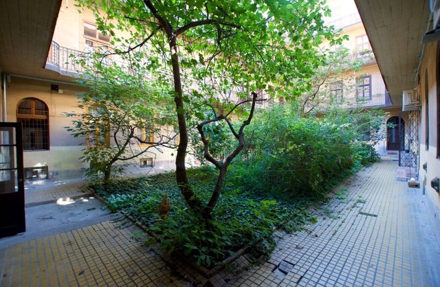 St King 11. Studio Apartments
