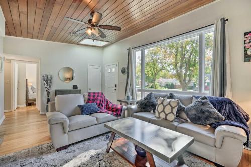 St Paul Abode with Deck about 6 Mi to Minneapolis!