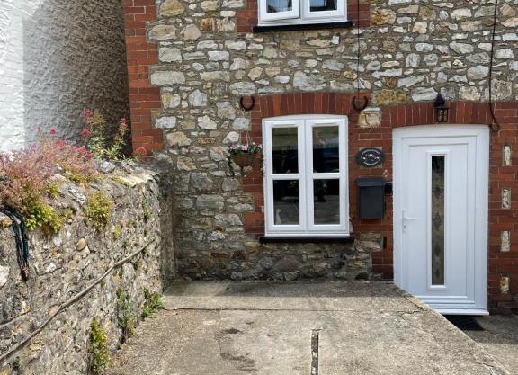 St Reatham Cottage