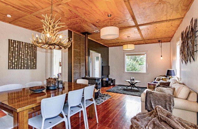 Stag & 3 Pigs - Ohakune Holiday Home