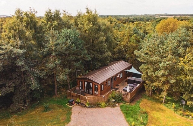 Stag Lodge, Felmoor Holiday Park (alberca de la tina caliente)