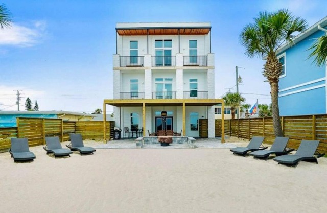 Stairway to Heaven Hot Tub Beach Retreat